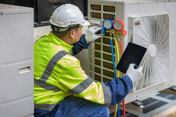 Professional Hvac technician working in Kansas, AL